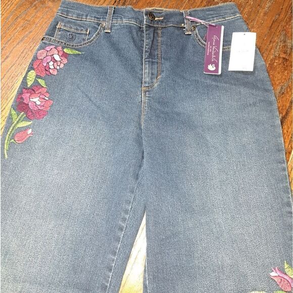 Gloria Vanderbilt Blue Skinny Jeans with Floral Embroidery - Picture 2 of 8